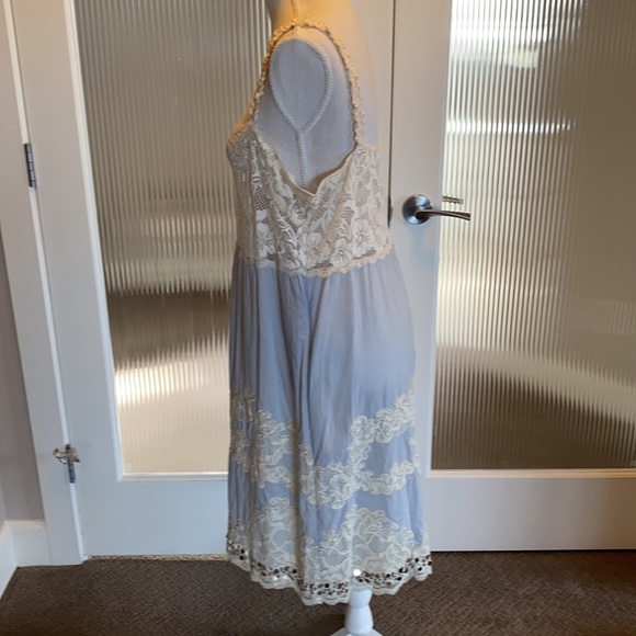 Beautiful Odd Molly Dress - Picture 5 of 10